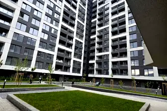 Тристаен апартамент с тераса в Банишора, София