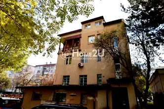 Тристаен апартамент с 5 спални в Банишора, близо до метро