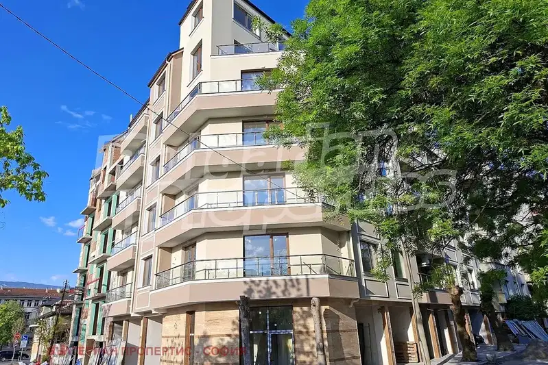 3-bedroom apartment in Sofiya, Banishora