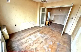 Тристаен апартамент с балкон в Банишора, София