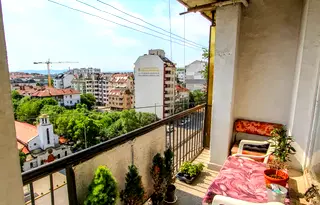 Тристаен апартамент с две тераси в Банишора, София