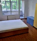 Четиристаен апартамент в Банишора с тераса на първи етаж