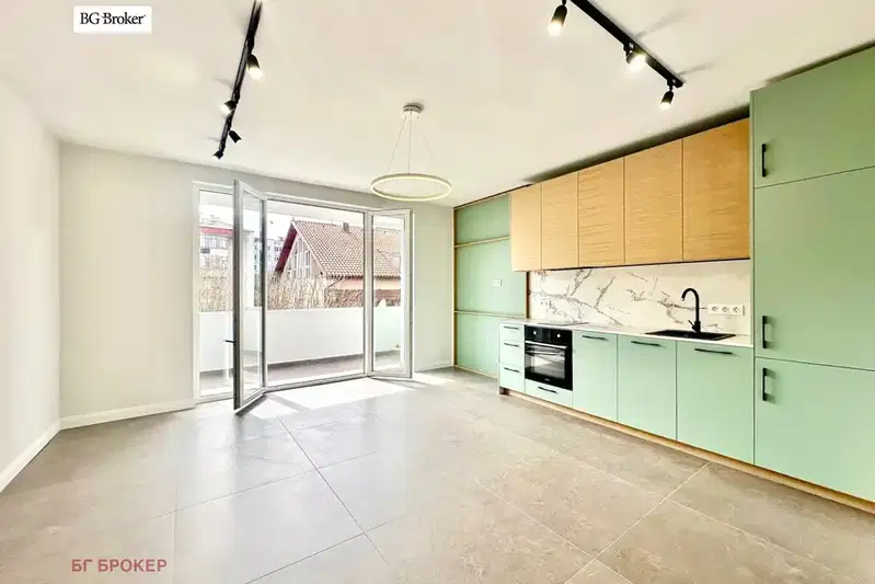 4-bedroom apartment in Sofiya, Banishora