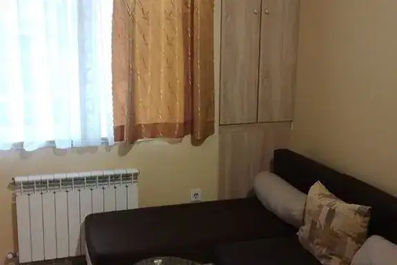 Двустаен апартамент с тераса в Банишора, София