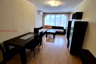 Двустаен апартамент с тераса и гледка към Витоша в Банишора