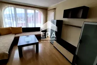 Двустаен апартамент с южно изложение в Банишора, София