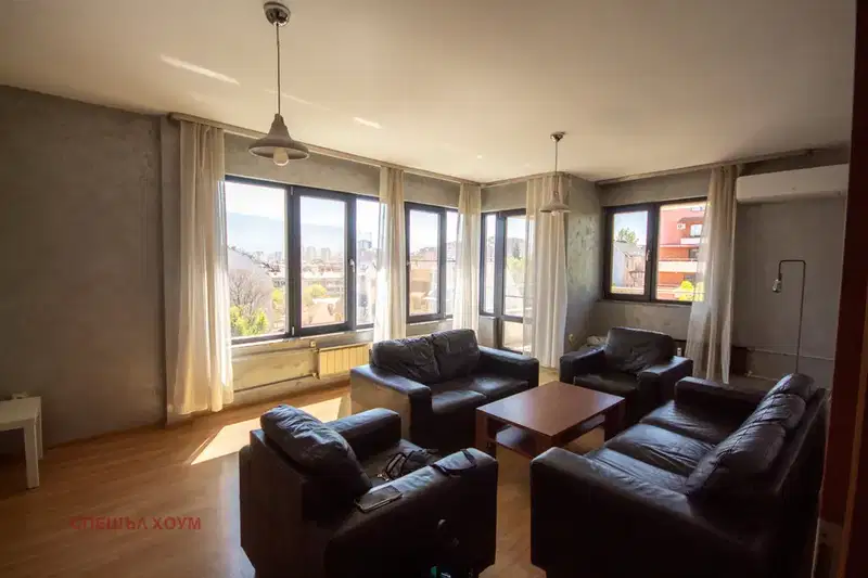 3-bedroom apartment in Sofiya, Banishora