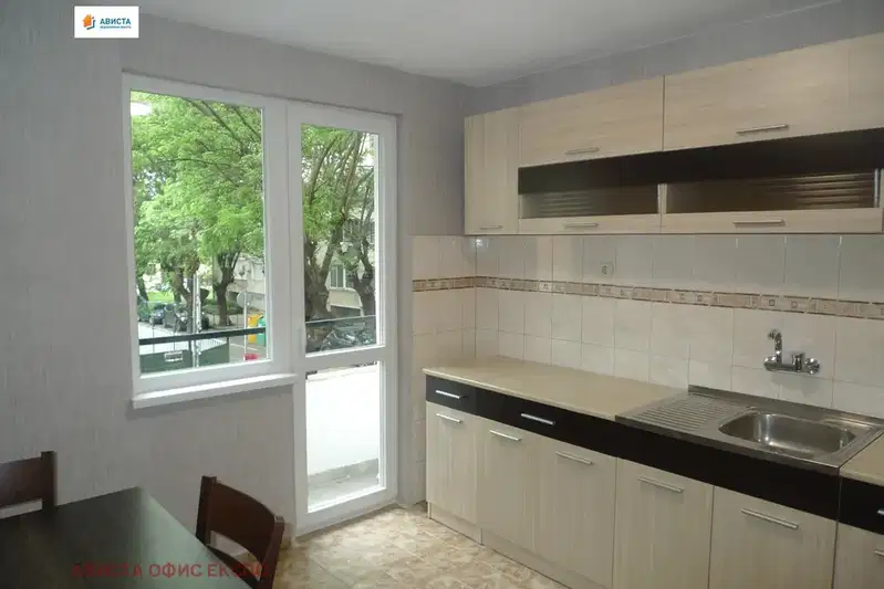 3-bedroom apartment in Sofiya, Banishora