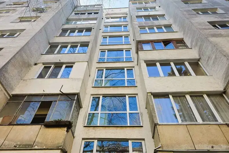 Двустаен апартамент с южно изложение в Белите брези, София