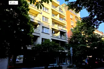 Тристаен апартамент с две тераси в Белите брези, София