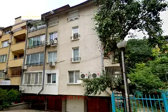 Двустаен апартамент на последен етаж в Борово, София