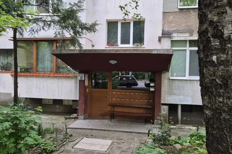 Двустаен апартамент с тераса в Борово, София