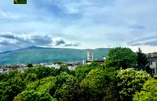 Тристаен апартамент с панорама към Витоша в Борово, София