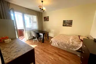 Тристаен апартамент с южна панорама в Борово, София