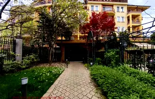 Тристаен апартамент с тераса в Борово, София