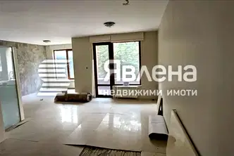 Тристаен апартамент с гараж в Бояна, София