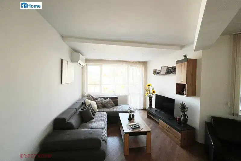 3-bedroom apartment in Sofiya, Bykston