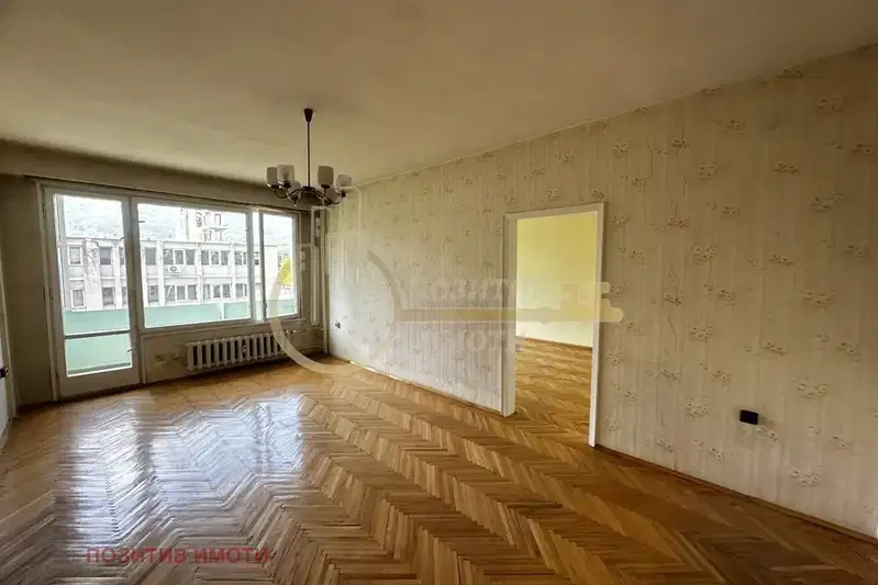 Тристаен апартамент с две тераси в Бъкстон, София