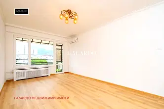 Тристаен апартамент с две тераси в Бъкстон, София
