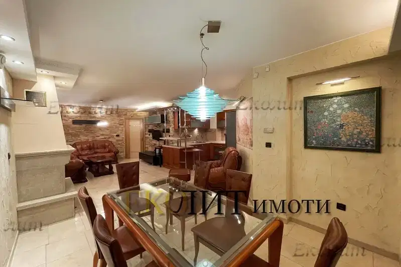 3-bedroom apartment in Sofiya, Bykston