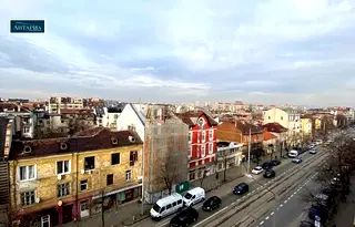 Двустаен апартамент в Център, бул. Христо Ботев с балкон