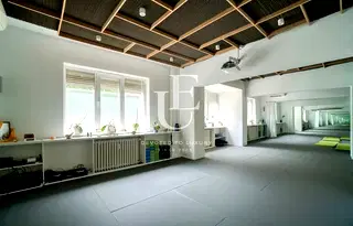 2-стаен апартамент с паркинг в Център, София