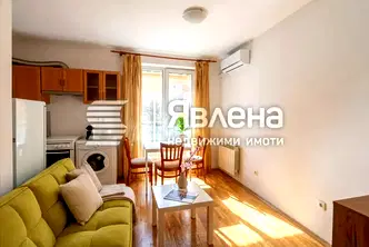 Двустаен апартамент в София, Център