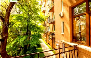 Двустаен апартамент с гледка към НДК в Център, София