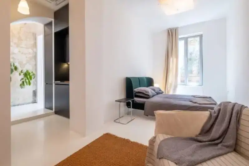 2-room apartment in Center, Sofia with access to inner courtyard