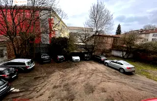Двустаен апартамент с паркомясто в Център, София