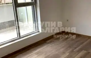 Двустаен апартамент с голяма тераса в Център, София