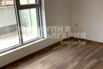 Двустаен апартамент с голяма тераса в Център, София