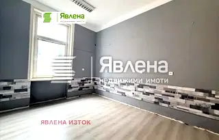 Тристаен апартамент с отделна кухня в Център, София