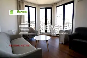 Тристаен апартамент в Център, София с паркомясто