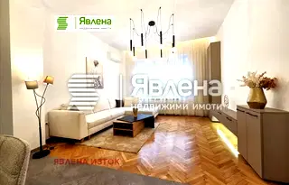 Тристаен апартамент с две бани в Център, София
