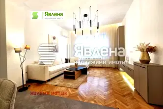 Тристаен апартамент с две бани в Център, София