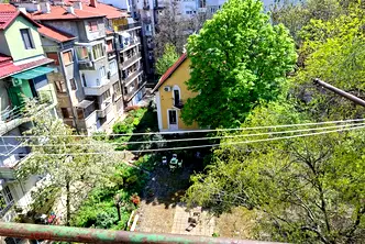 Тристаен апартамент 110 кв.м в Център, бул. Прага, с тераса