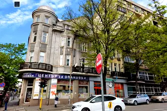 Тристаен апартамент в Център, София с две тераси