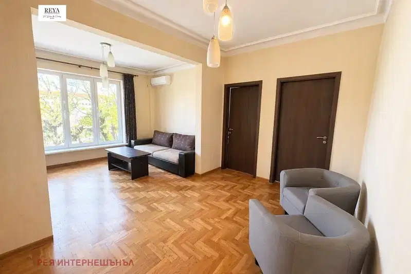 3-bedroom apartment in Sofiya, Centyr