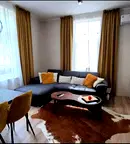 Тристаен апартамент с високи тавани в Център, София