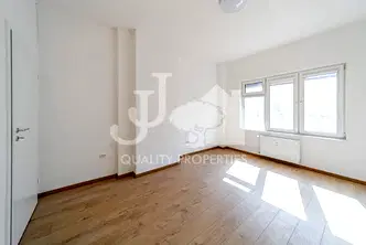 3-стаен апартамент в Център, София с отделна кухня
