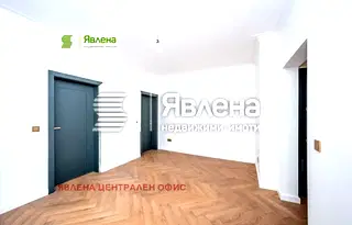 Тристаен апартамент в София, Център