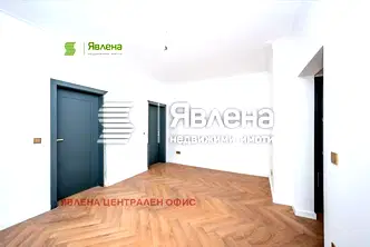 Тристаен апартамент в София, Център