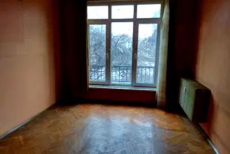 Тристаен апартамент в София, Център