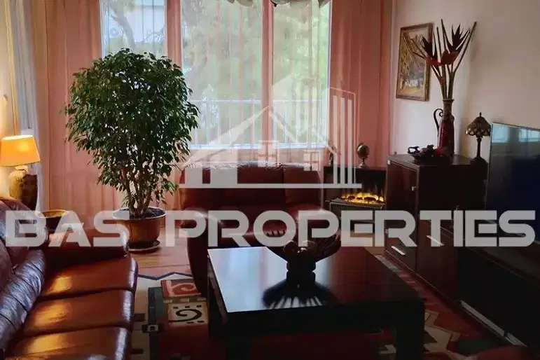 3-bedroom apartment in Sofiya, Centyr