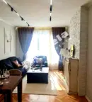 Тристаен апартамент с балкон в Център, София