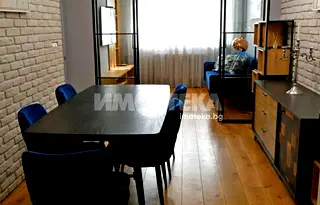 Тристаен апартамент в София, Център