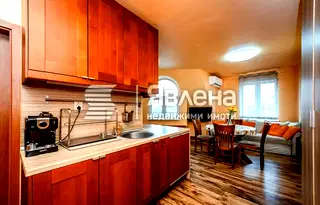 Тристаен апартамент в София, Център