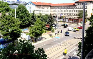 Тристаен апартамент в Център, София с остъклена тераса