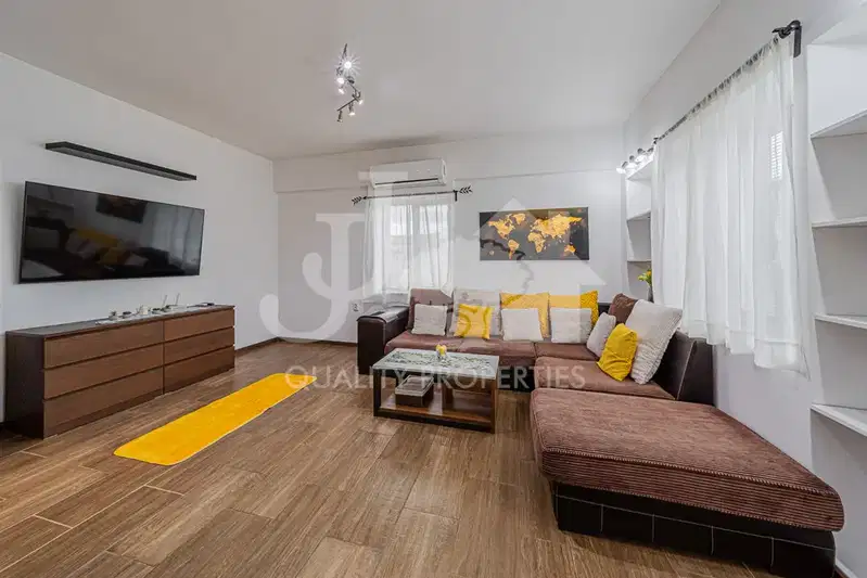 Three-room apartment with 90 sq m in Center, Knyaginya Maria Luiza Blvd